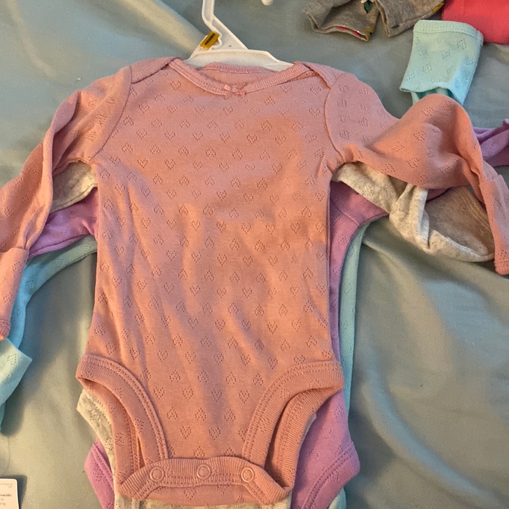 4 long sleeve onesis